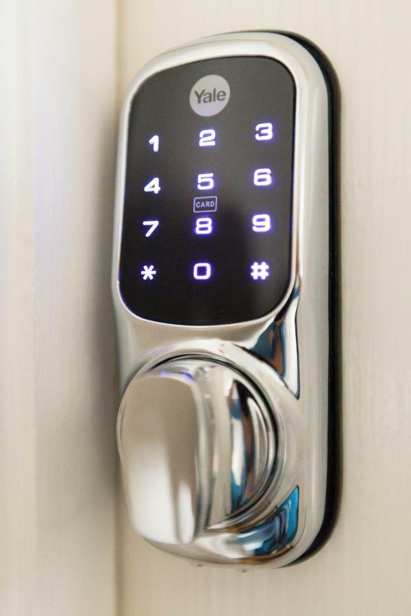 Prime Commuter Executive Apartment דנפרמליין מראה חיצוני תמונה