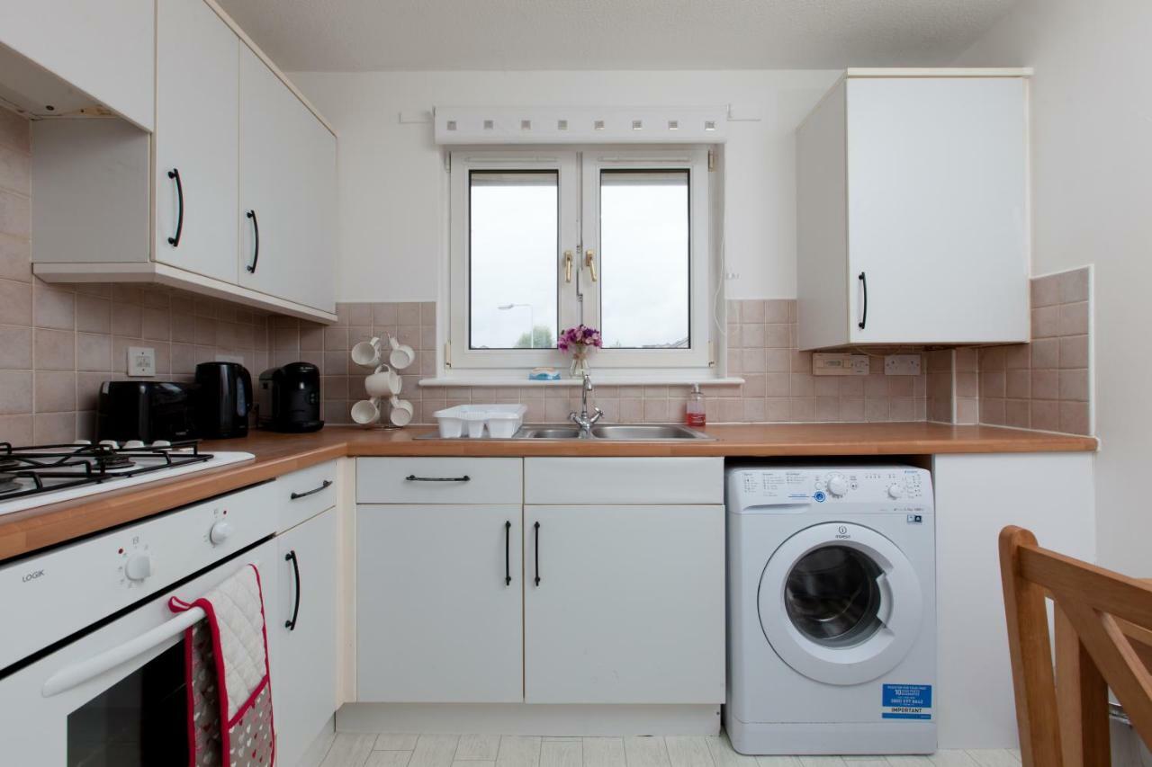 Prime Commuter Executive Apartment דנפרמליין מראה חיצוני תמונה