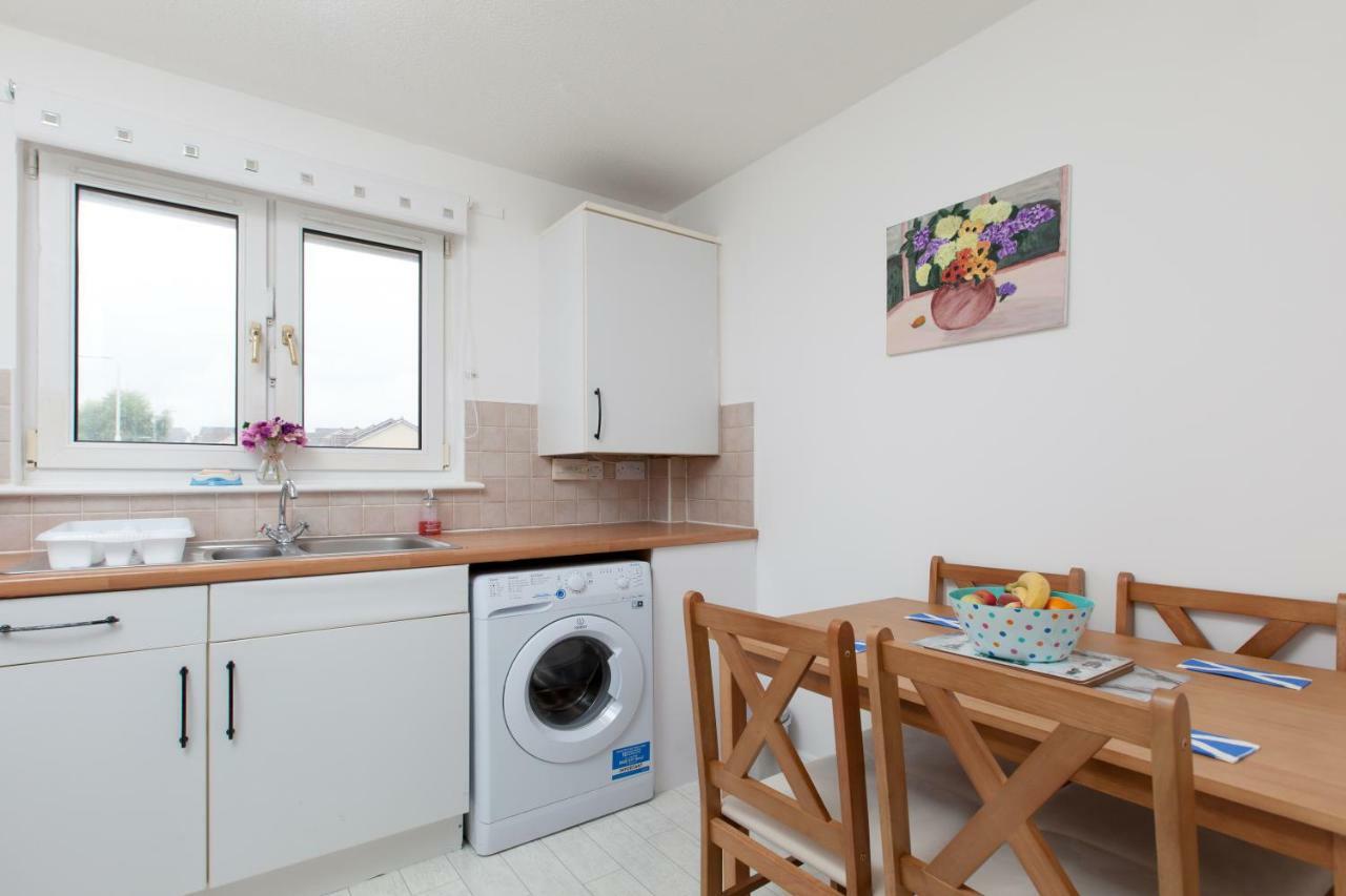 Prime Commuter Executive Apartment דנפרמליין מראה חיצוני תמונה